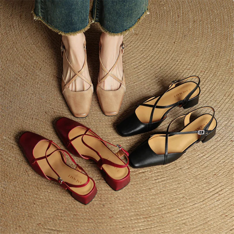 Damen Slingback Mit Blockabsatz Criss-Cross Knöchelriemen Quadratische Zehenform