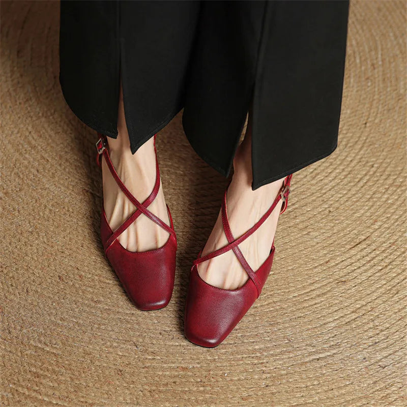 Damen Slingback Mit Blockabsatz Criss-Cross Knöchelriemen Quadratische Zehenform