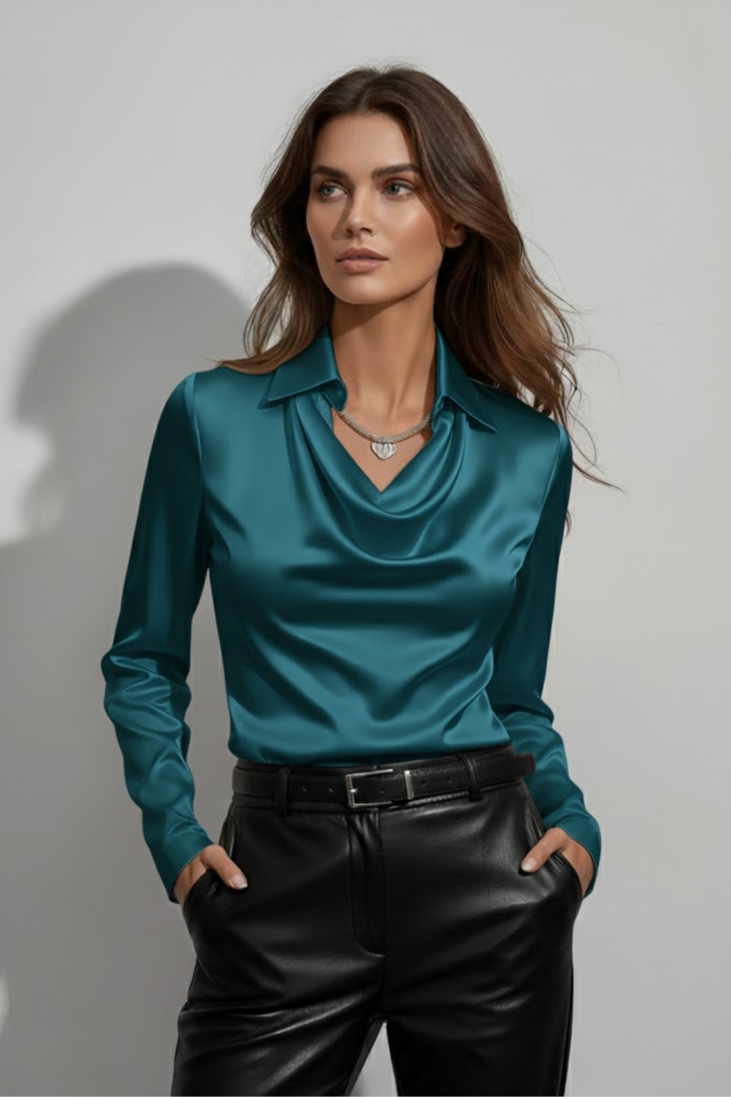 Drapierte Bluse Mit Cowl-Neck Für Damen Elegantes Design Mit Langen Ärmeln