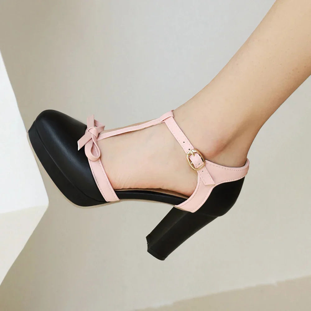 Damen T-Strap Pumps Mit Schnallenverschluss Und Runder Zehenpartie