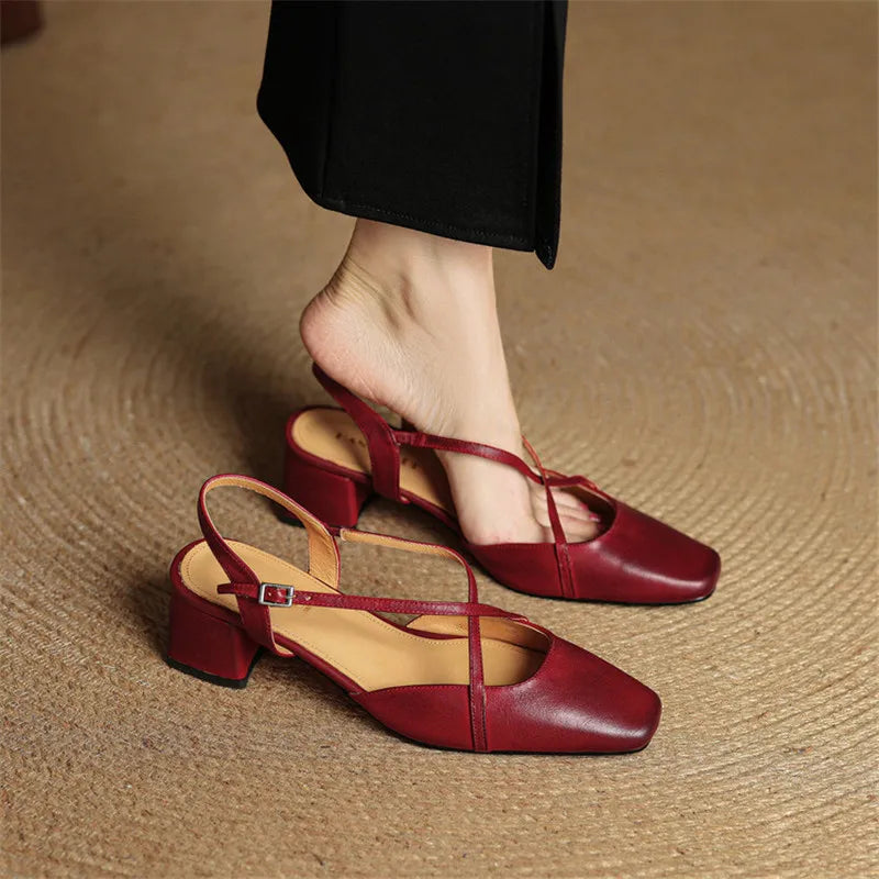 Damen Slingback Mit Blockabsatz Criss-Cross Knöchelriemen Quadratische Zehenform