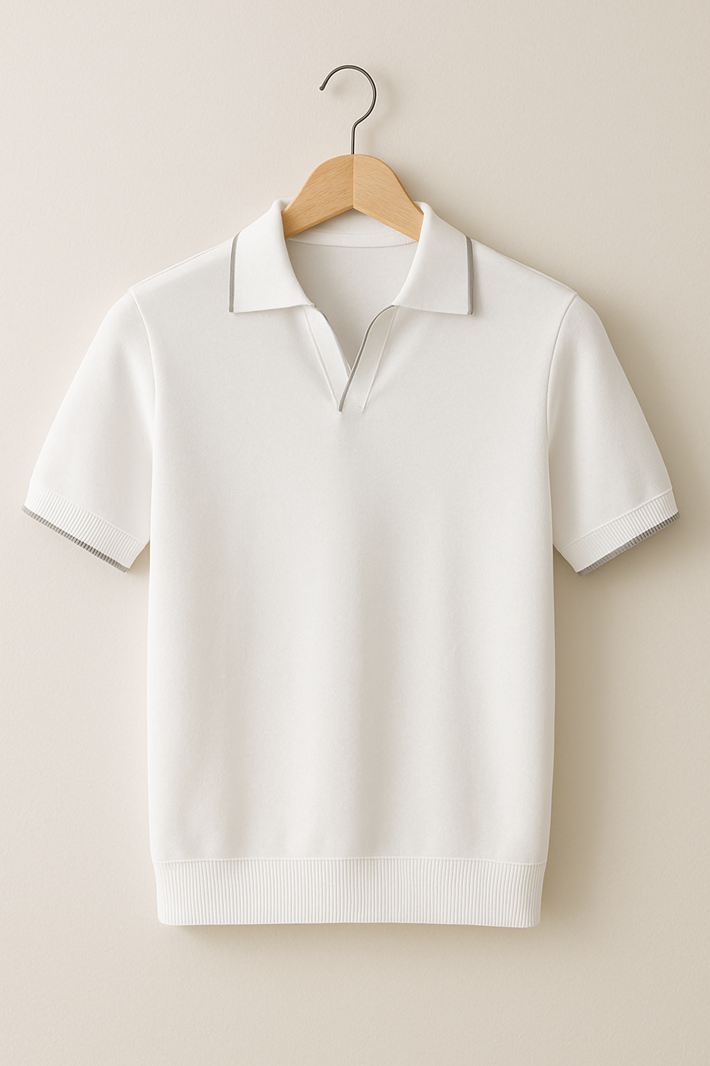 Kurzarm Strickpolo Mit Kontrastbesatz Und Slim Fit