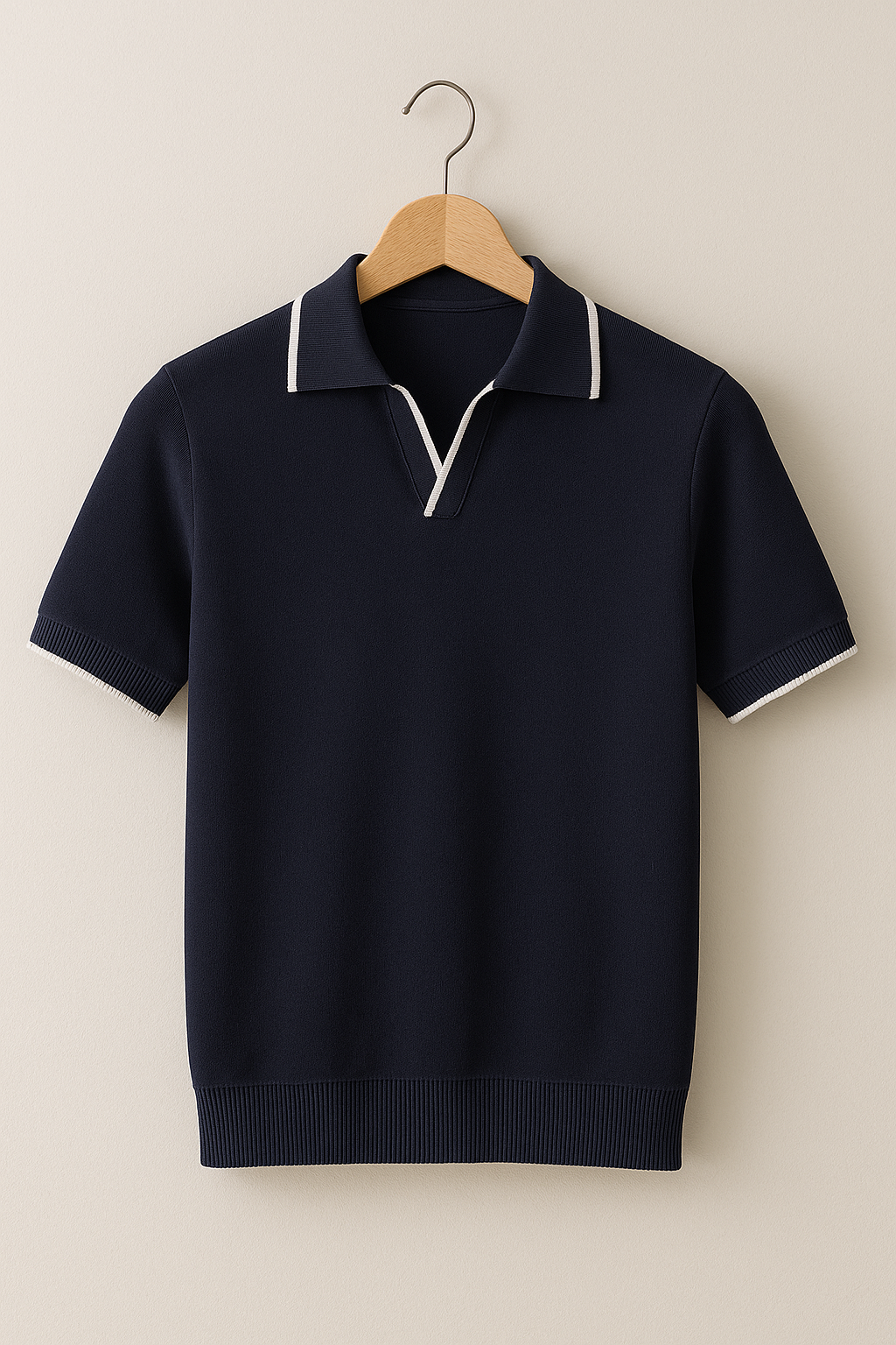 Kurzarm Strickpolo Mit Kontrastbesatz Und Slim Fit