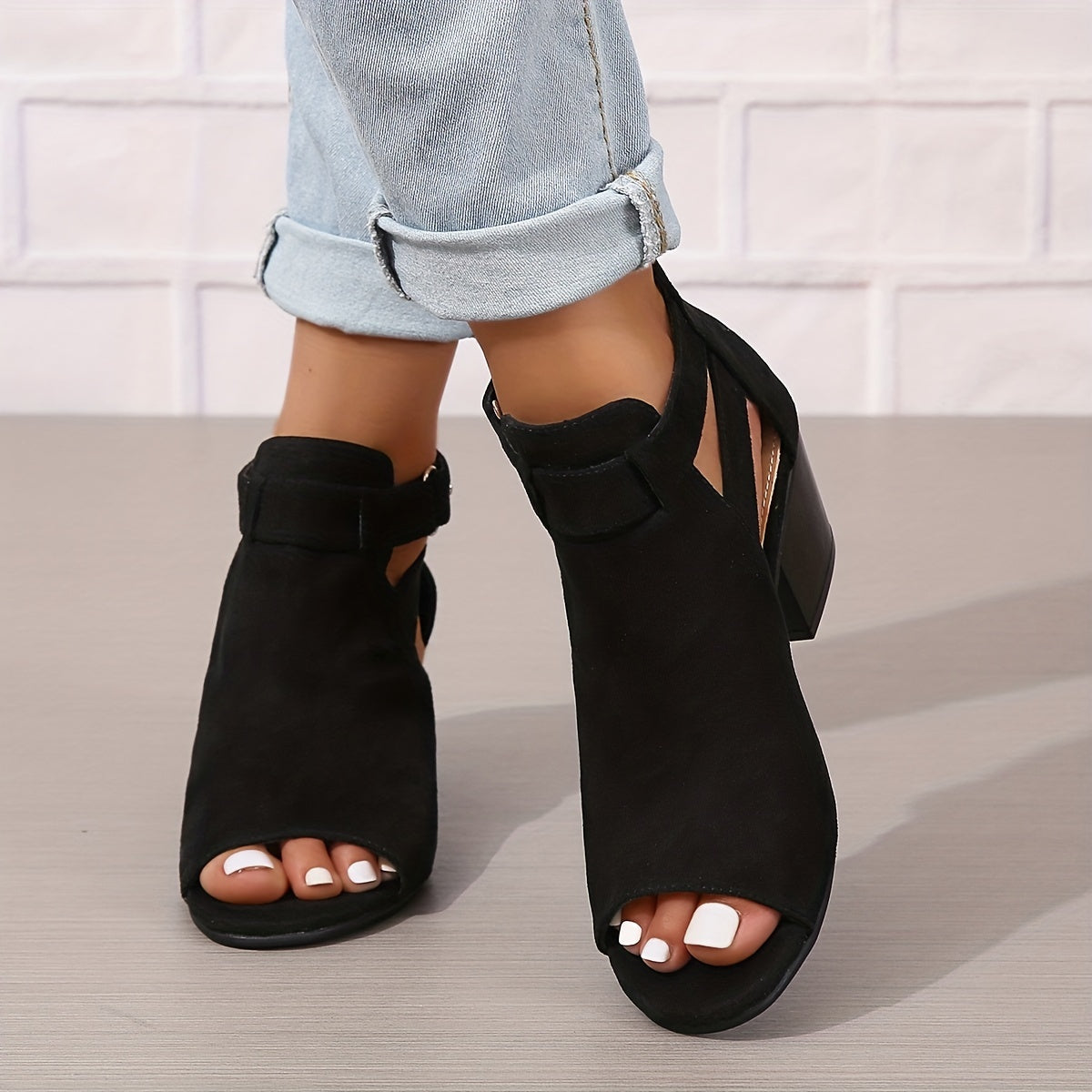 Damen Blockabsatz Sandalen Mit Peep Toe Cutout Knöchelriemen Und Schnalle